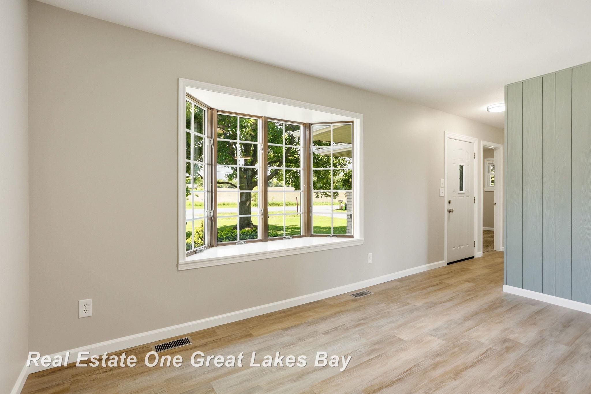 1813 Van Geisen Road Caro, MI 48723 - Photo 7 of 38