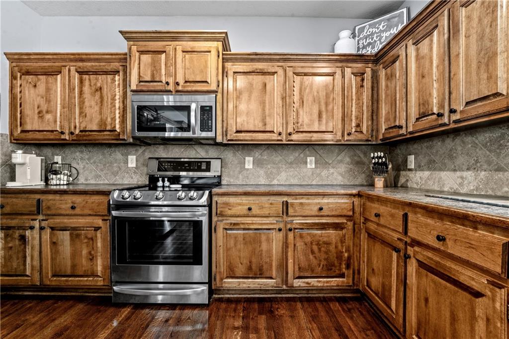 2221 Southwest HawkView Road Lee's Summit, MO 64082 - Photo 17 of 56
