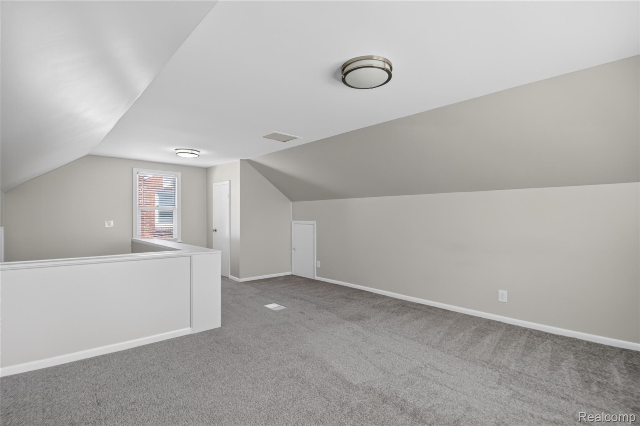 12972 Callender Street Southgate, MI 48195 - Photo 28 of 40 12972-Callender-St-Windowstill 29.jpg
