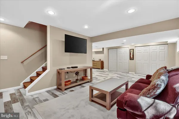$575,000 | 2 Parkside Drive, Elverson, PA 19520
