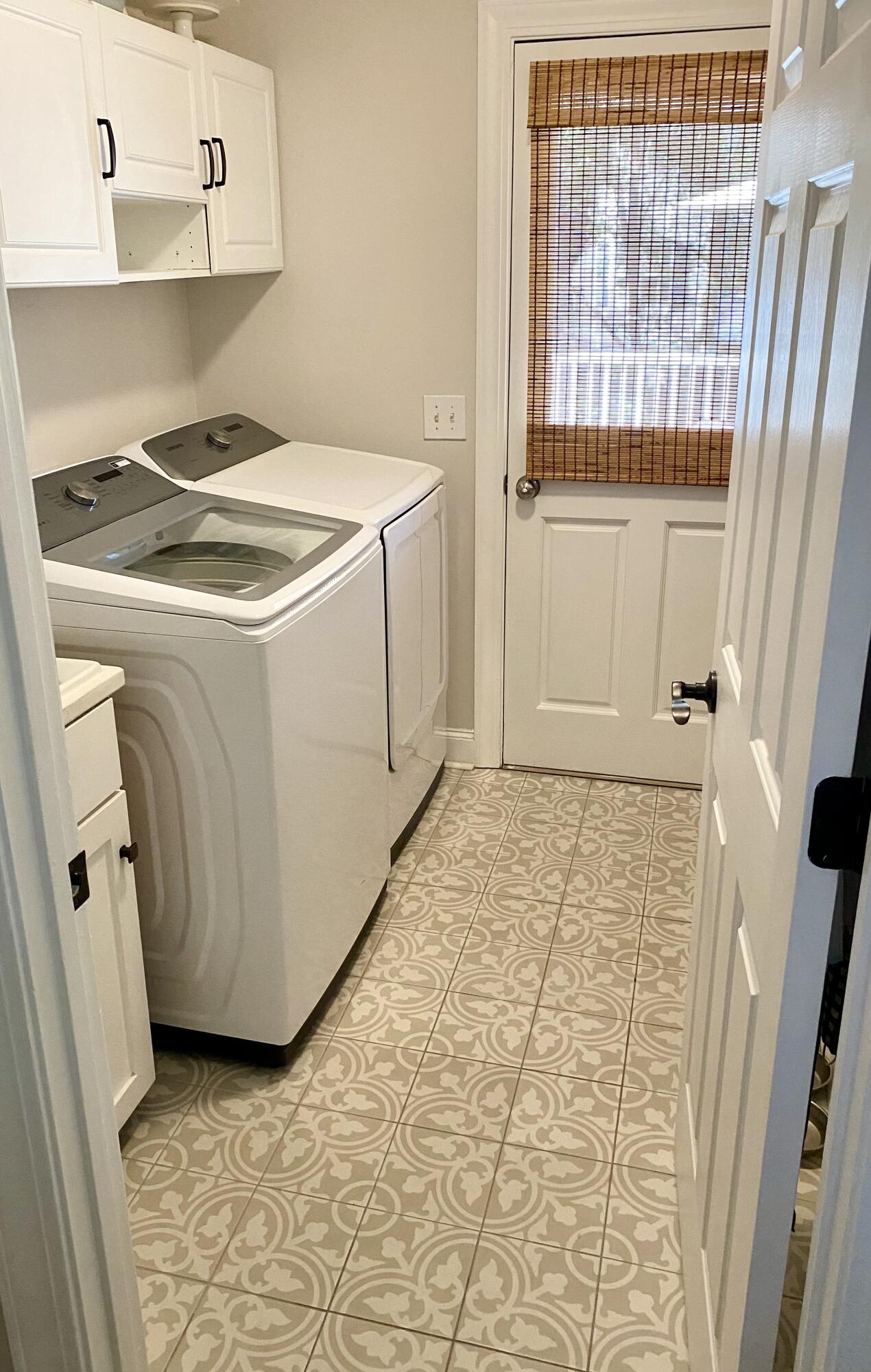 370 Stringer Alley Mount Pleasant, SC 29464 - Photo 13 of 47 Laundry