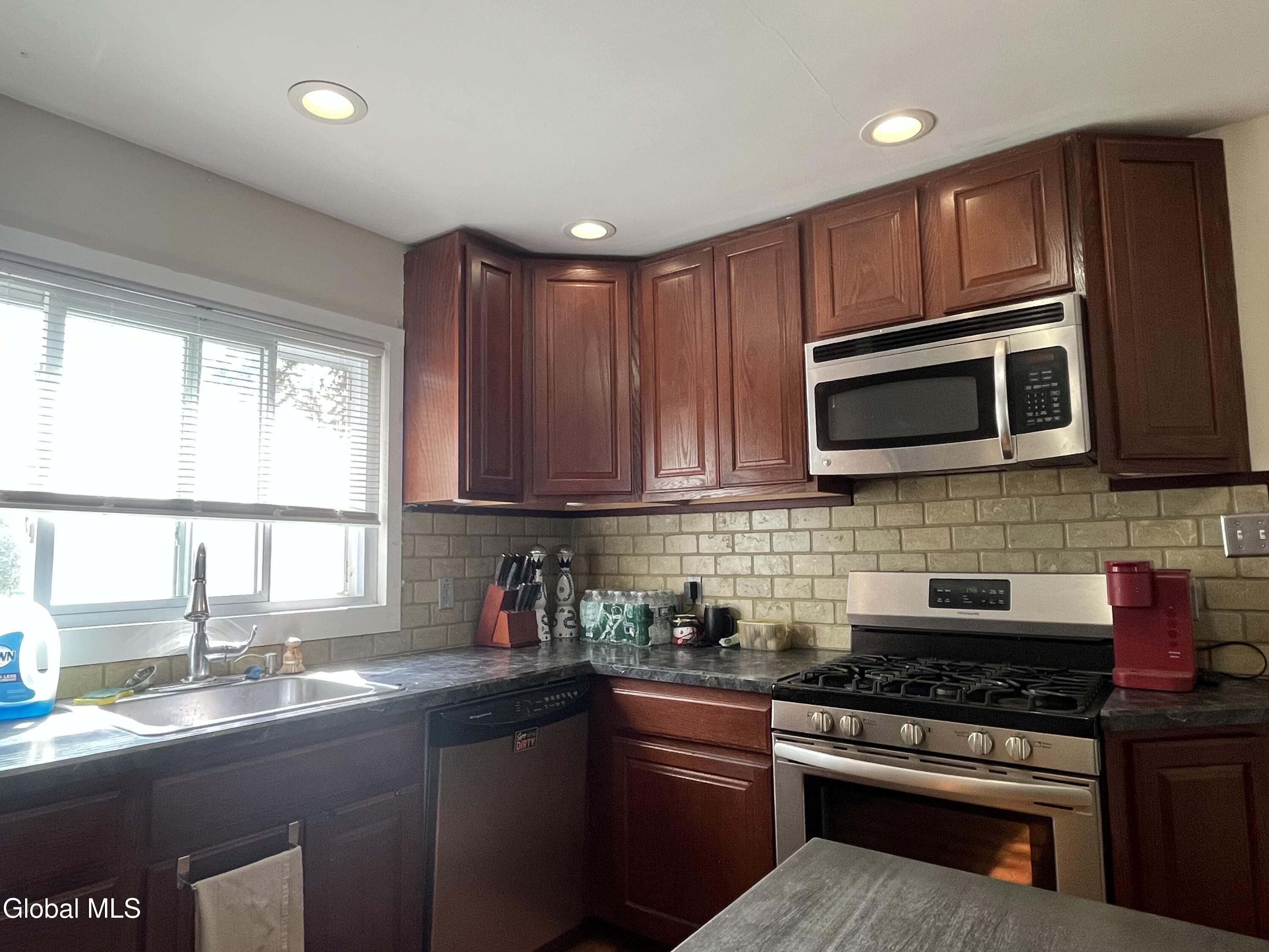 1104 Owen Road Schenectady, NY 12303 - Photo 5 of 24 IMG_3718