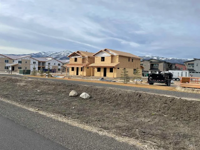 $549,000 | 12 North Creek Way, Cascade, ID 83611