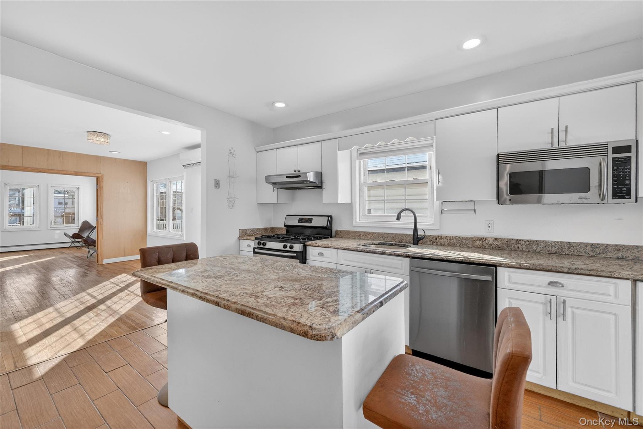 138-16 230th Street Queens, NY 11413 - Photo 16 of 49