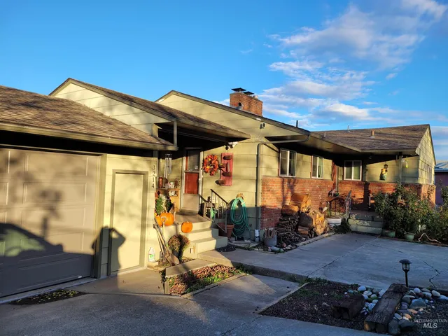$489,000 | 3214 Meadowlark Drive, Lewiston, ID 83501
