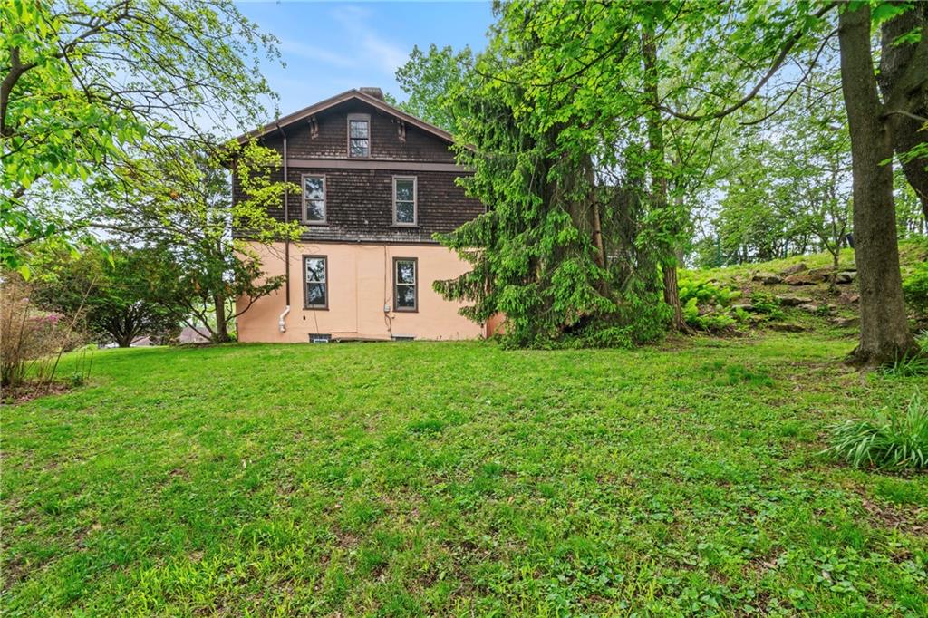 2738 Mt Royal Road Pittsburgh, PA 15217 - Photo 3 of 30