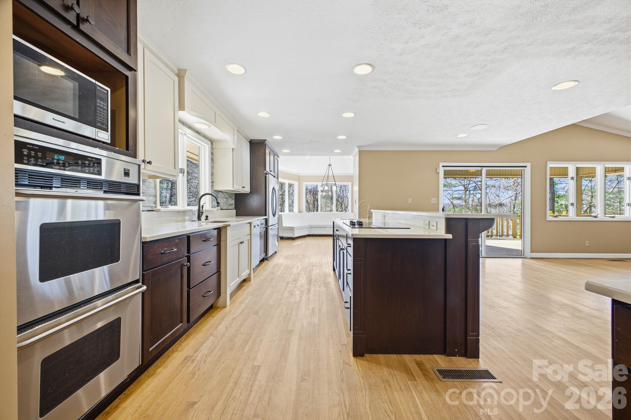 8 Covewood Road Asheville, NC 28805 - Photo 3 of 40