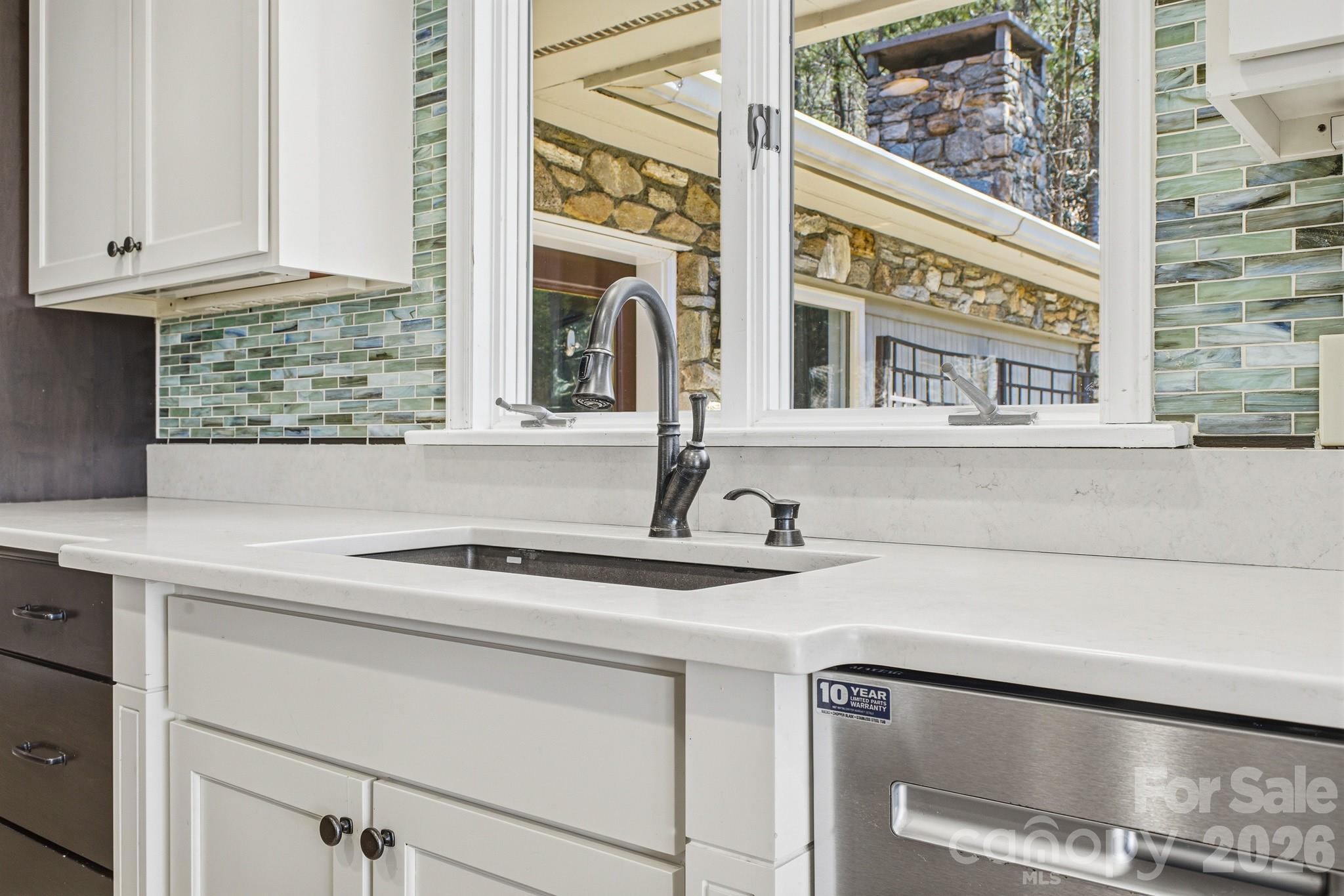 8 Covewood Road Asheville, NC 28805 - Photo 6 of 40