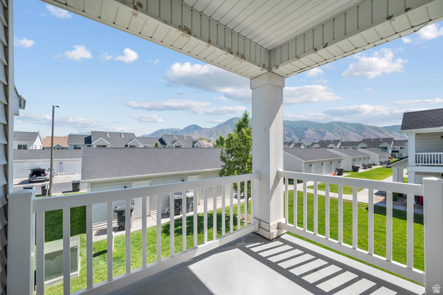 2457 West 500 South, Unit 2 Springville, UT 84663 - Photo 3 of 27 BEAUTIFUL BALCONY!