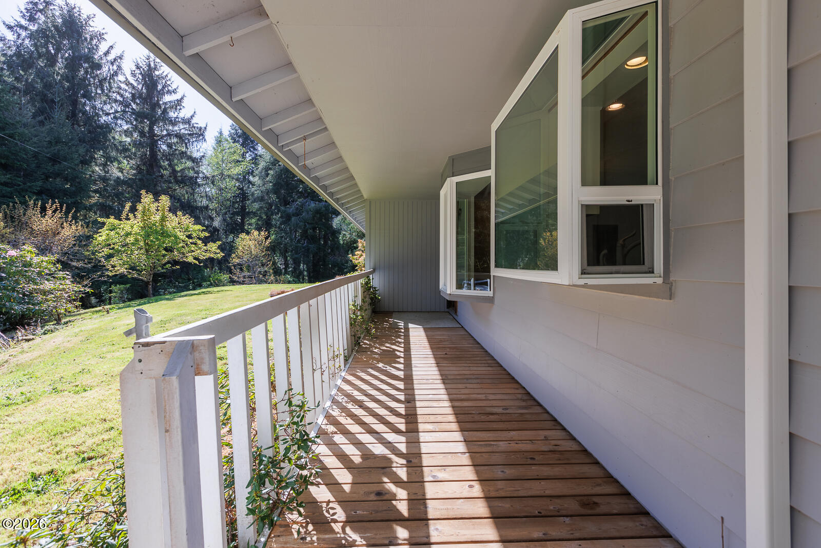 1588 Fruitvale Road Newport, OR 97365 - Photo 3 of 41 Entry porch