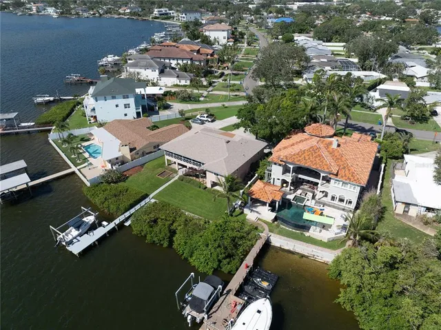 $2,500,000 | 6663 Bayou Grande Boulevard Northeast, St. Petersburg, FL 33702