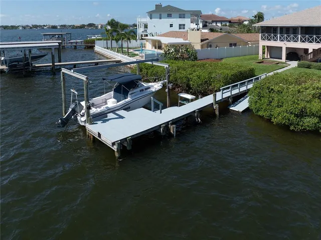 $2,500,000 | 6663 Bayou Grande Boulevard Northeast, St. Petersburg, FL 33702