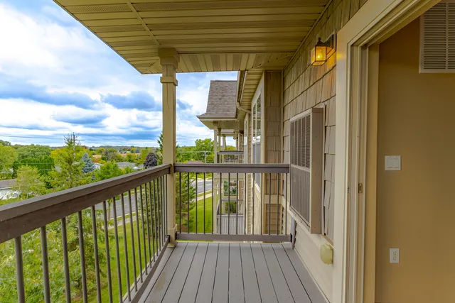 $279,000 | 230 Hilldale Drive, Unit 1307, Hartford, WI 53027