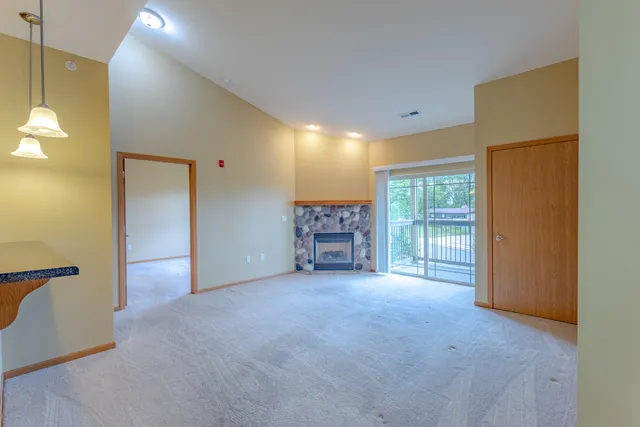 $279,000 | 230 Hilldale Drive, Unit 1307, Hartford, WI 53027