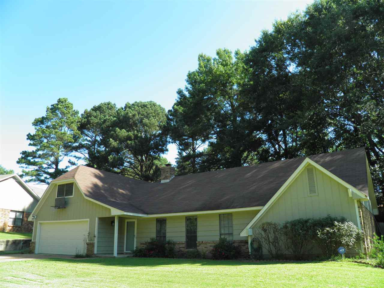102 Lowe Circle Clinton, MS 39056 - Photo 1 of 31 Photo 1