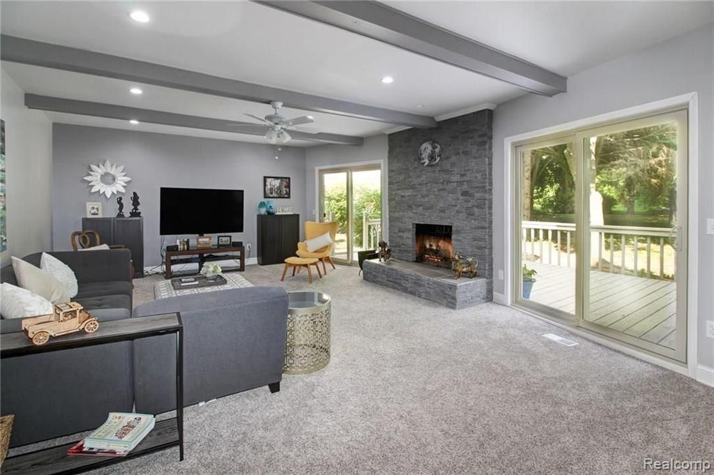 300 Shellbourne Drive Rochester Hills, MI 48309 - Photo 18 of 45