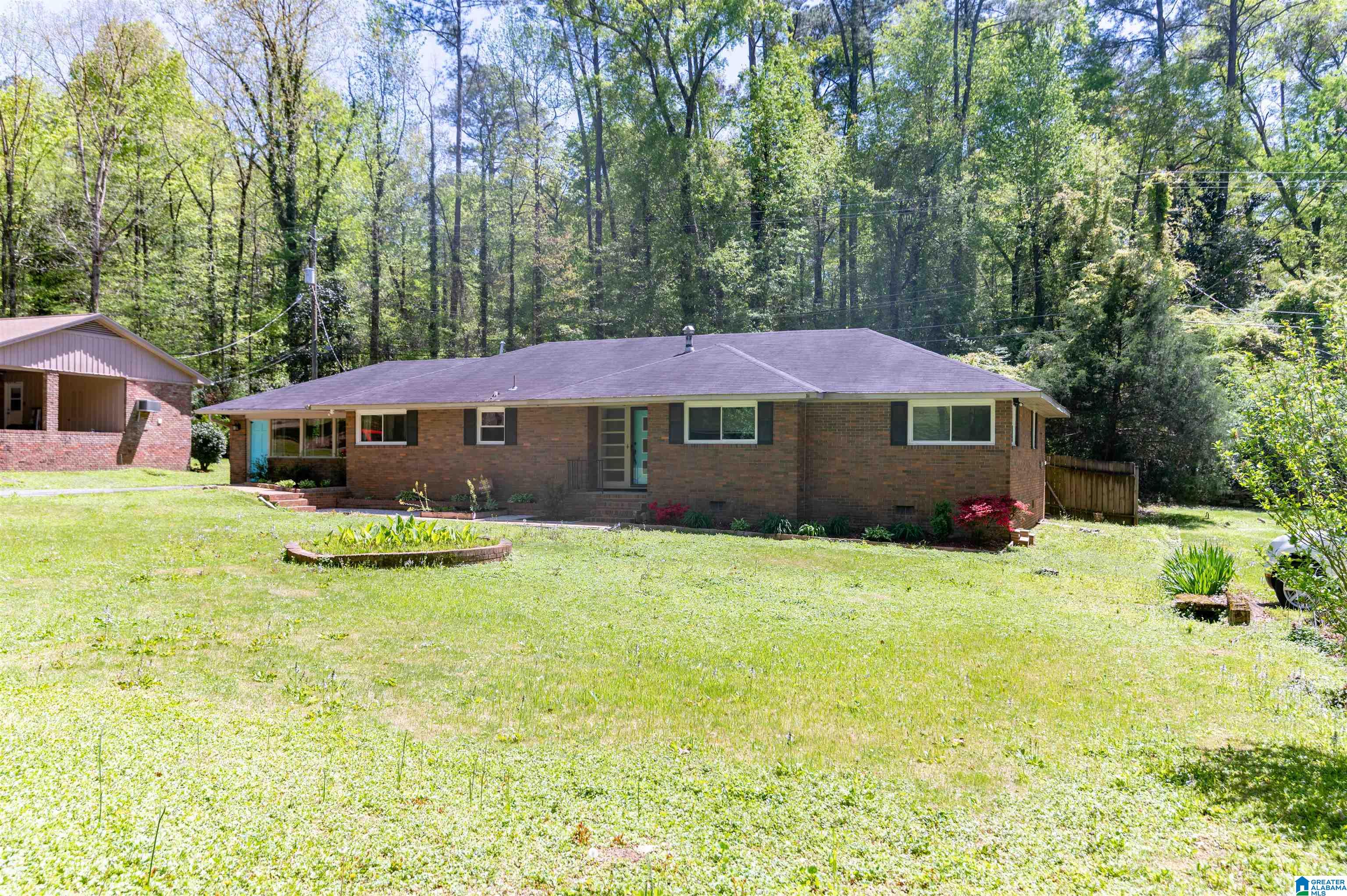 205 Crest Circle South Jasper, AL 35501 - Photo 2 of 30