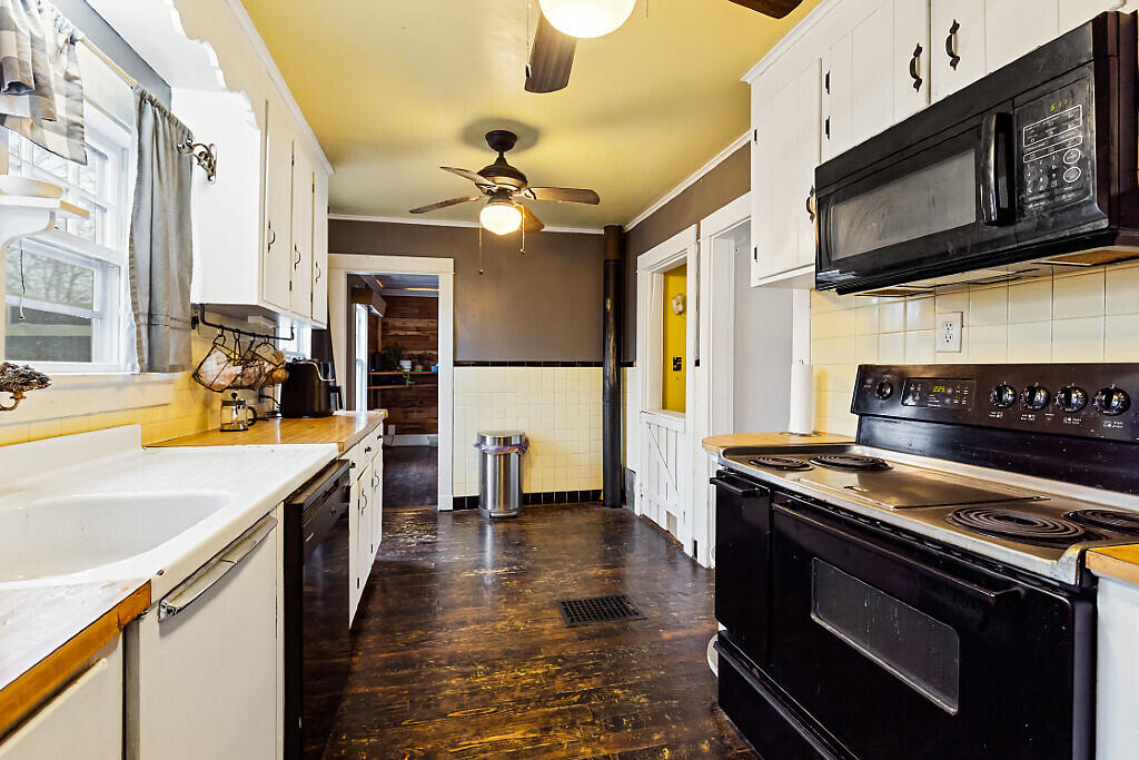 7 Donald Street Waterville, ME 04901 - Photo 4 of 26 20_BP5A2622_DxO_mls