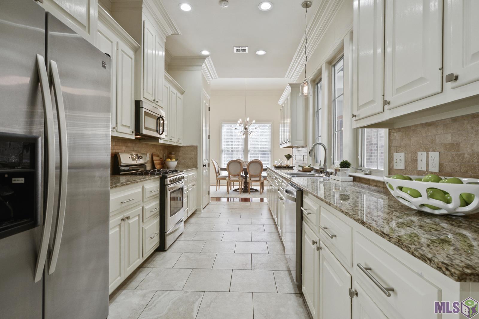 2437 Fiero Street Baton Rouge, LA 70808 - Photo 3 of 16