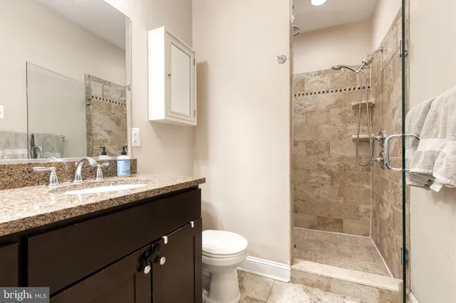 $2,800 | 211 South Clinton Street, Baltimore, MD 21224