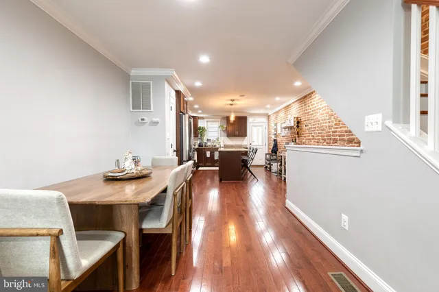 $2,800 | 211 South Clinton Street, Baltimore, MD 21224