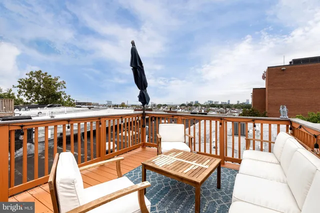 $2,800 | 211 South Clinton Street, Baltimore, MD 21224