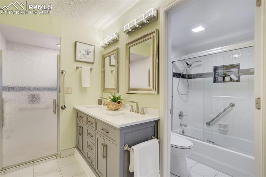 1130 Fontmore Road, Unit B Colorado Springs, CO 80904 - Photo 19 of 44 Primary bathroom