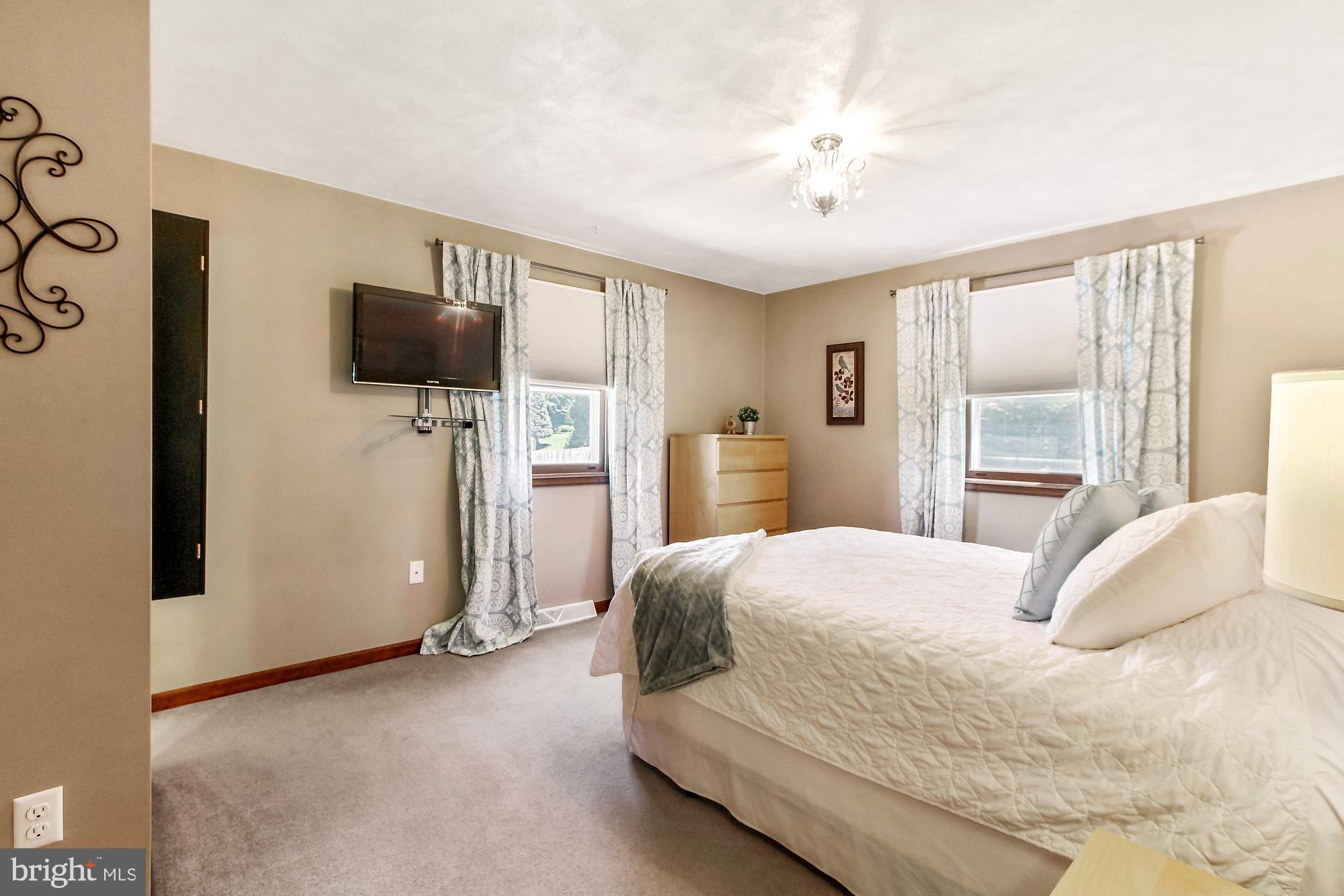 1460 Greenbriar Road York, PA 17404 - Photo 11 of 35 Gallery Image 11