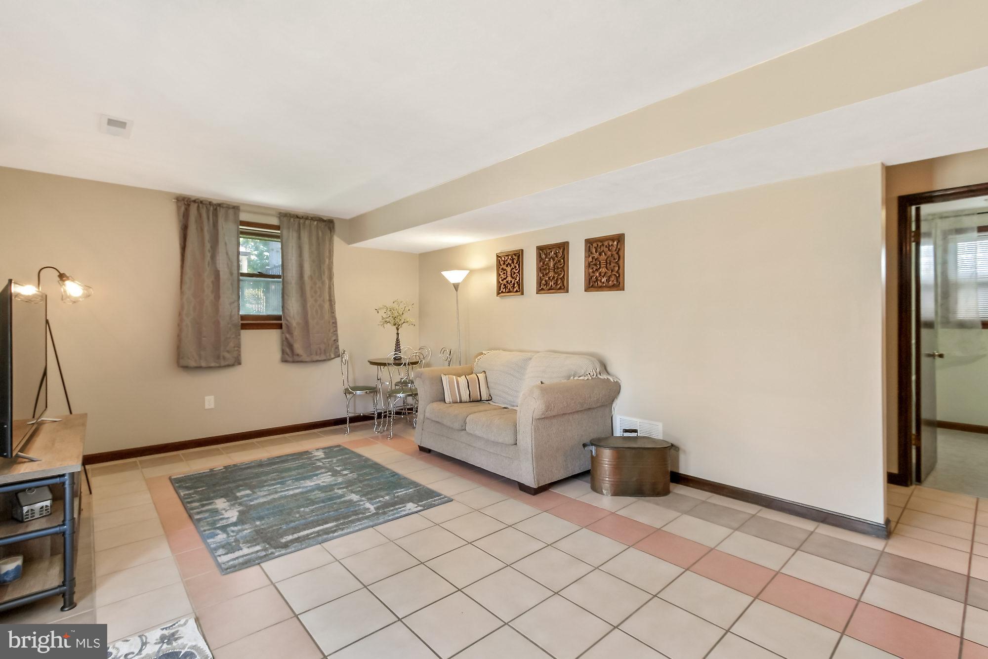 1460 Greenbriar Road York, PA 17404 - Photo 20 of 35 Gallery Image 20