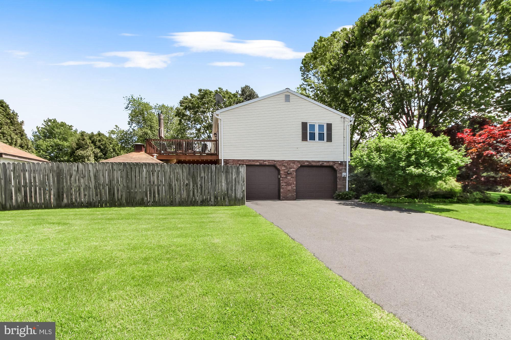 1460 Greenbriar Road York, PA 17404 - Photo 33 of 35 Gallery Image 33