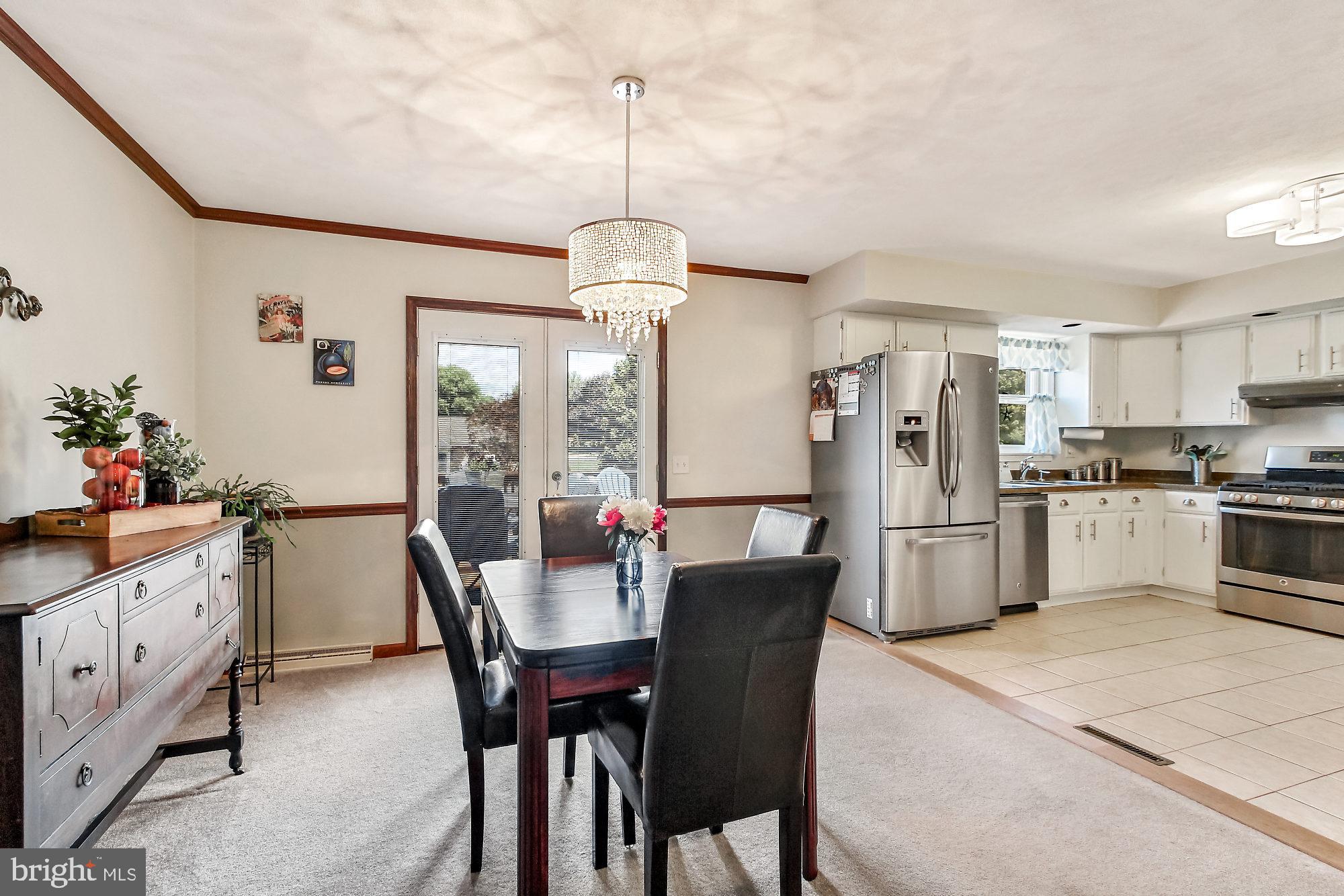 1460 Greenbriar Road York, PA 17404 - Photo 5 of 35 Gallery Image 5