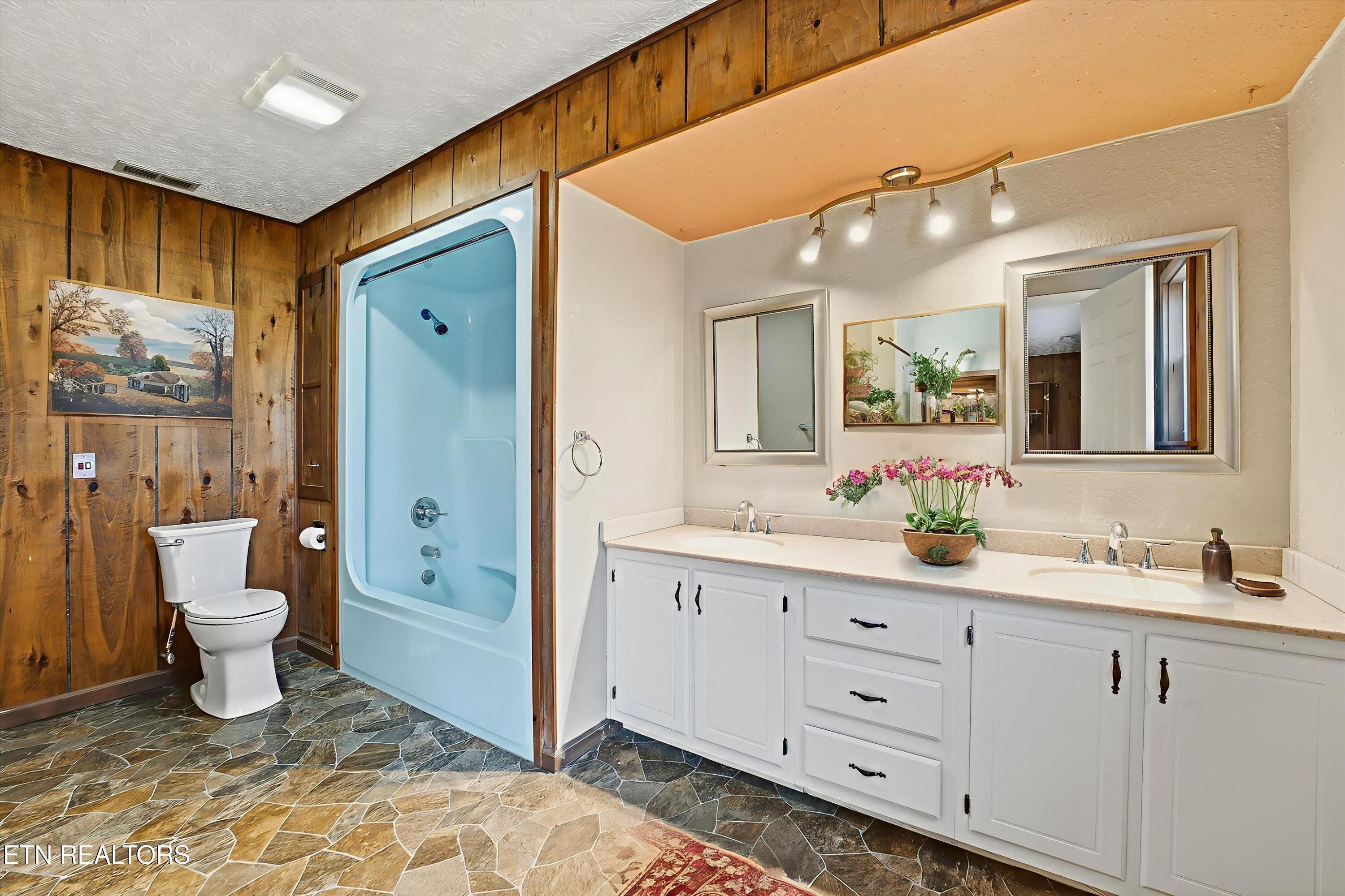 254 Laurel Mountain Road Madisonville, TN 37354 - Photo 35 of 58 26-254-Laurel-Mountain-Rd-25 - Bathroom