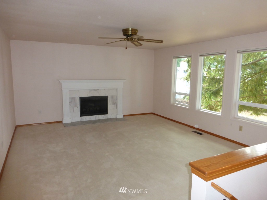 12916 Southeast 189th Place Renton, WA 98058 - Photo 2 of 16 Gallery Image 2