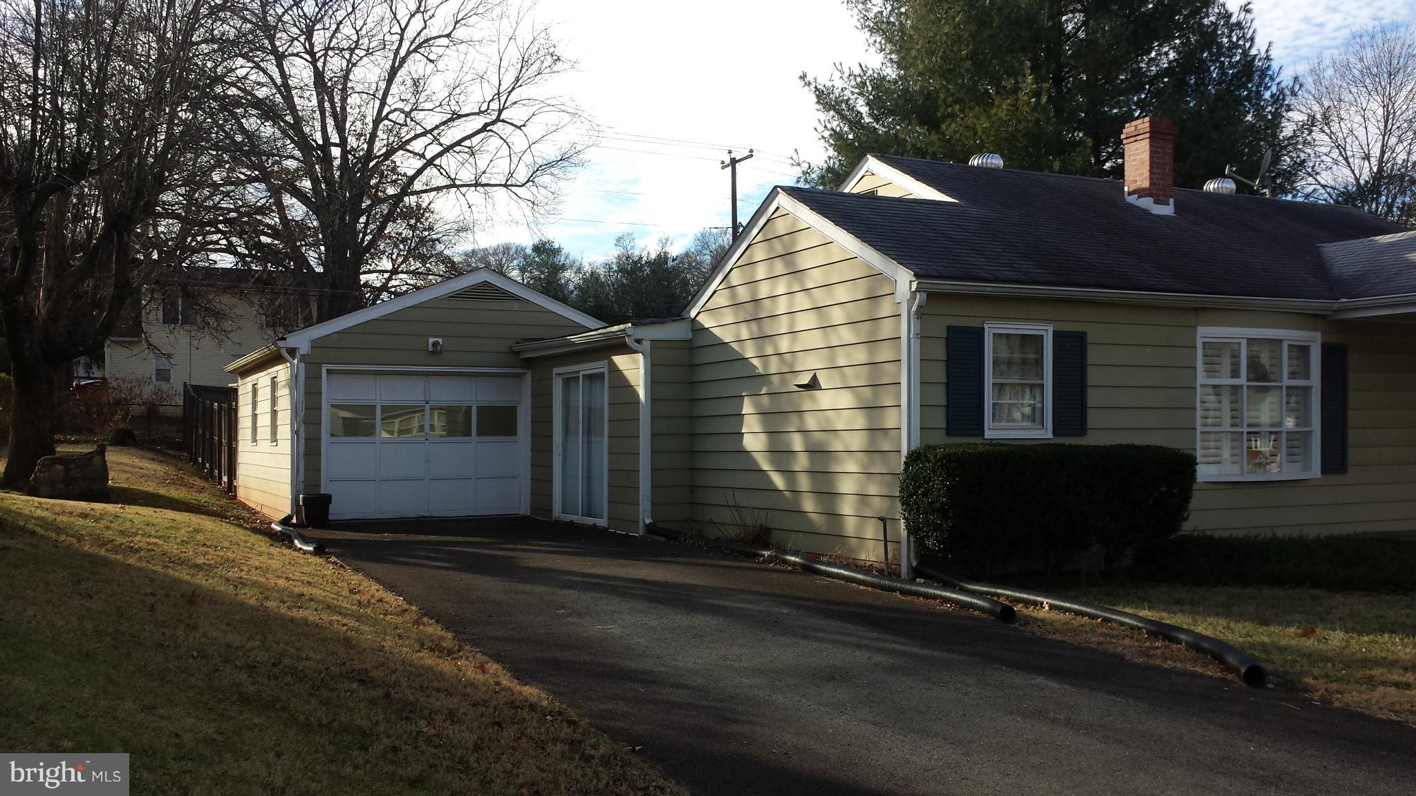 310 Madison Street Culpeper, VA 22701 - Photo 4 of 4 Exterior (Front)