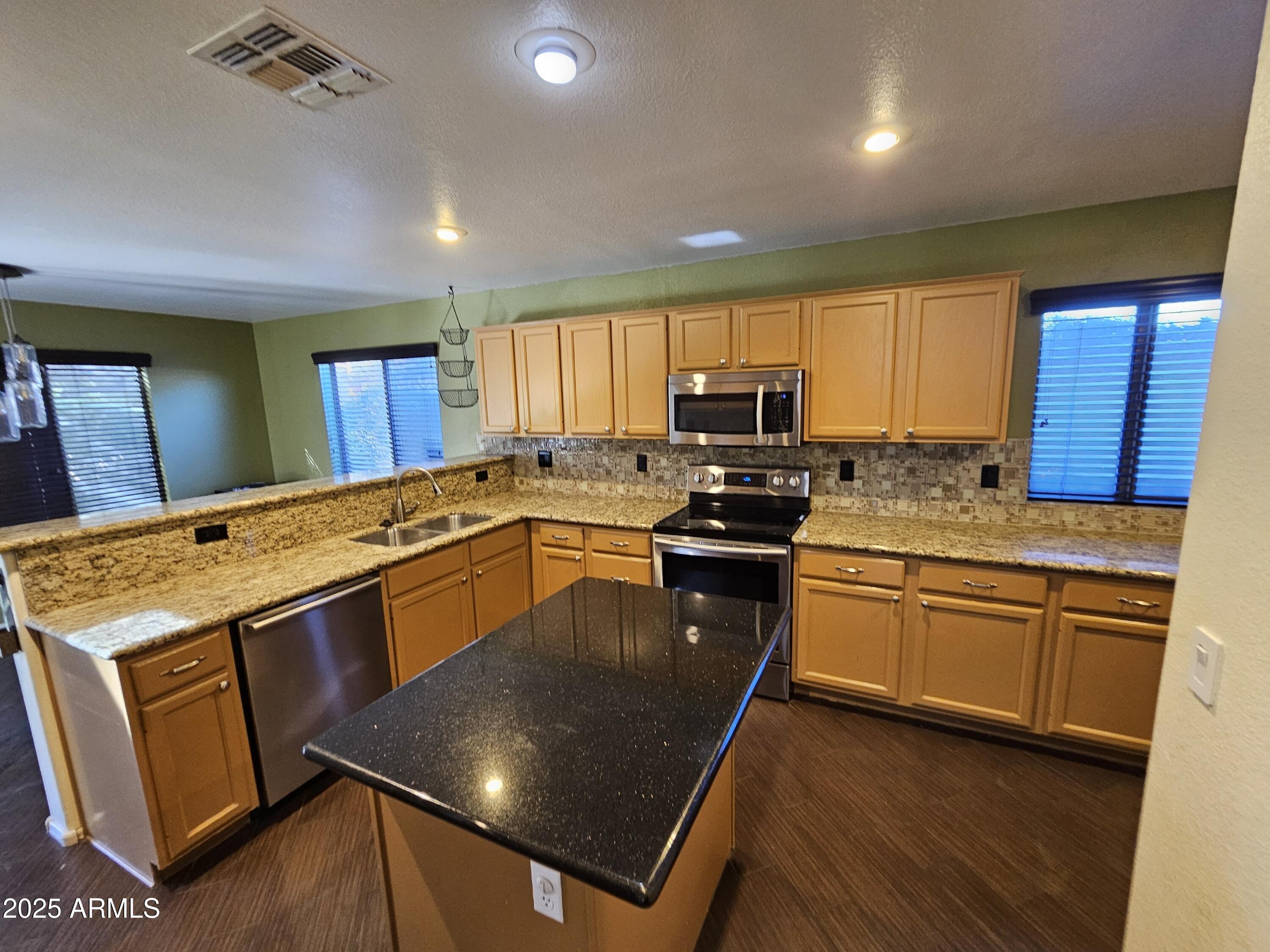 393 West Colt Road Tempe, AZ 85284 - Photo 5 of 10 55e9b74847c54dada995b8ec56da04d1