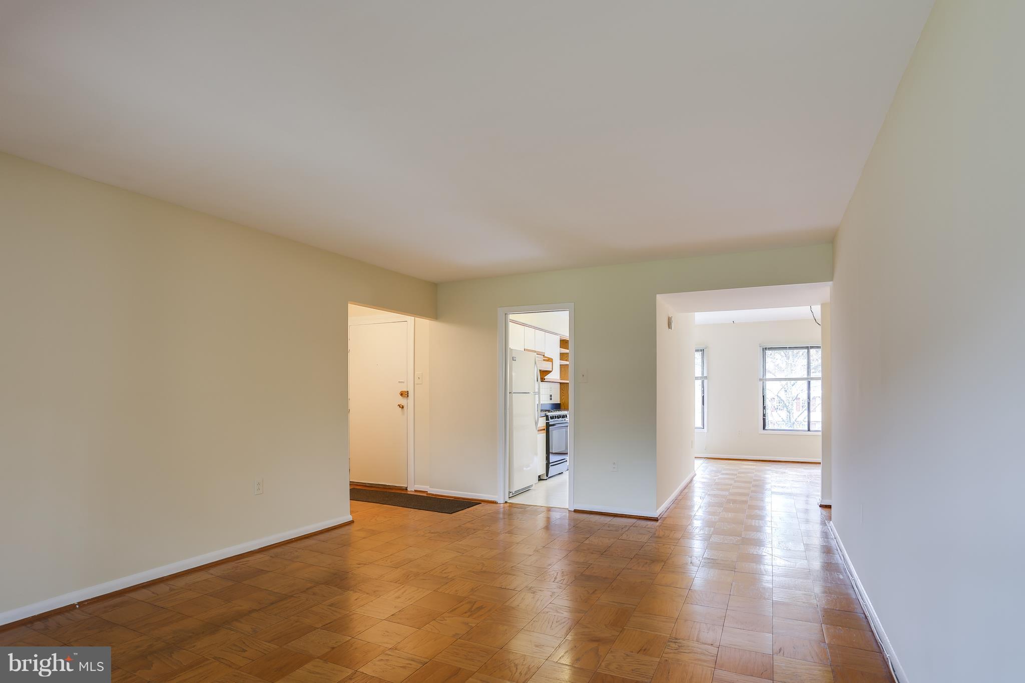 5240 West Running Brook Road, Unit 301 Columbia, MD 21044 - Photo 8 of 22 SPACIOUS DINING AREA