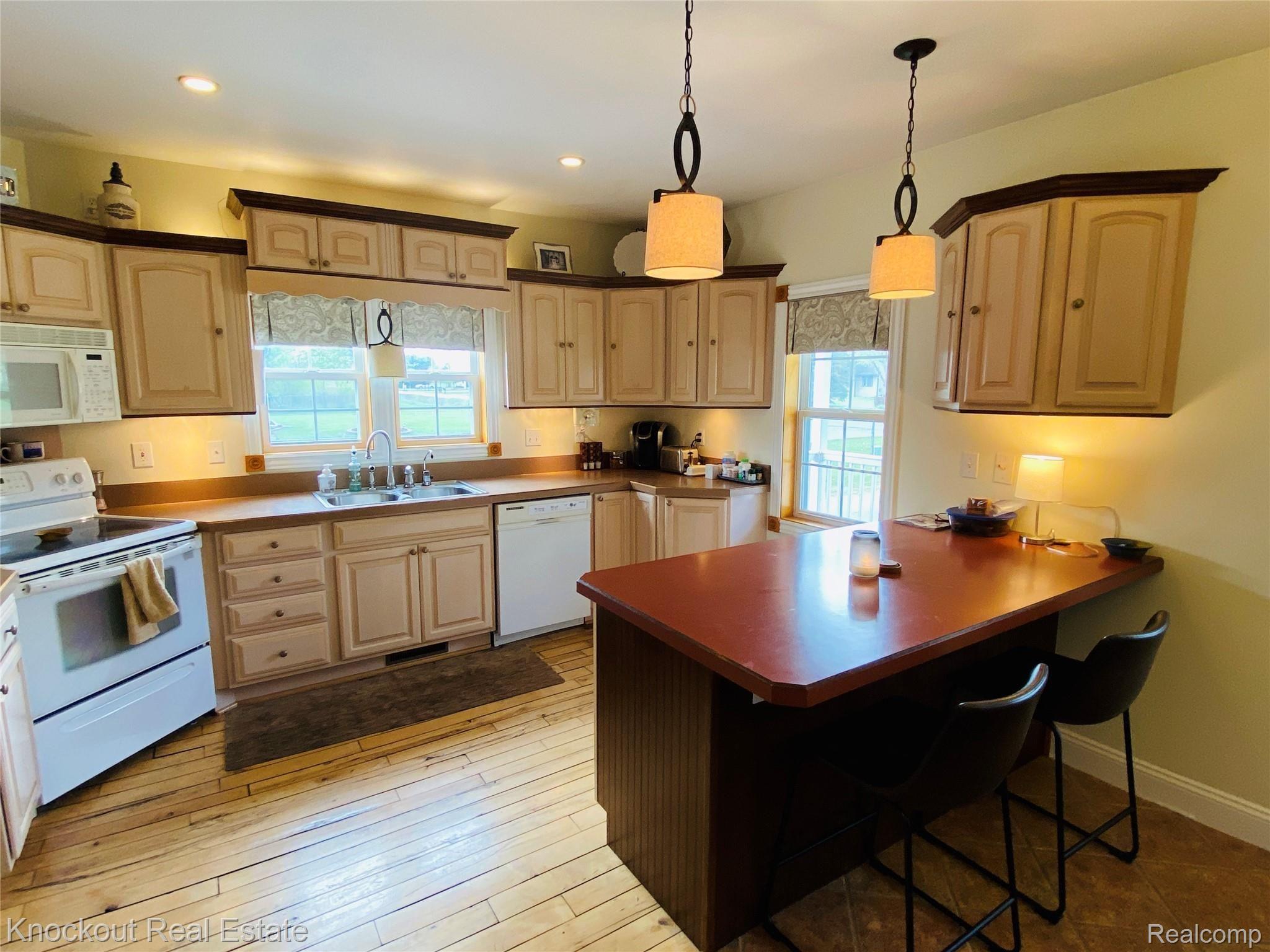 1865 West Freeland Road Saginaw, MI 48604 - Photo 12 of 55 Photo May 23, 5 21 15 PM.jpg