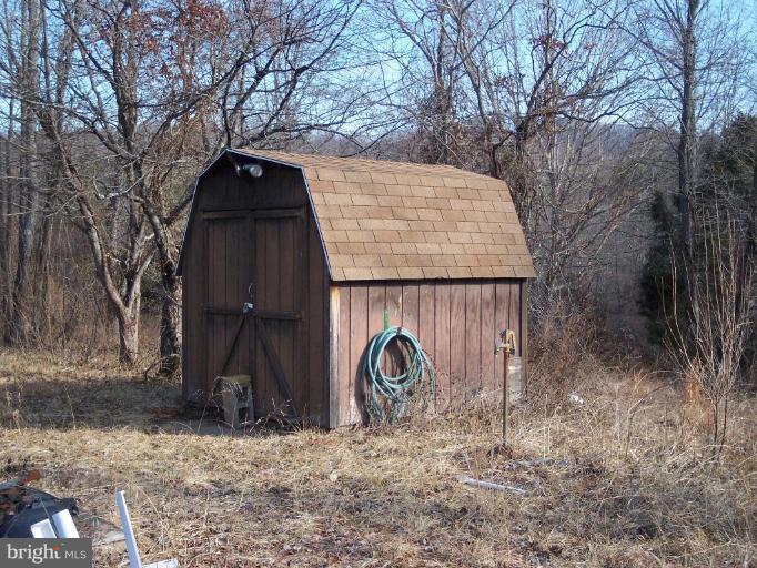 Ridgeview Lane Castleton, VA 22716 - Photo 5 of 14 tool shed