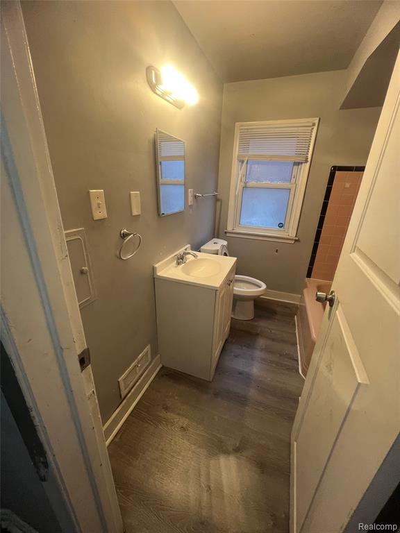 9599 Whitcomb Detroit, MI 48227 - Photo 16 of 38