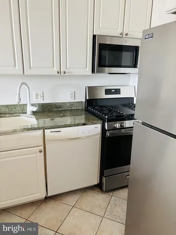 $2,450 | 1330 New Hampshire Avenue Northwest, Unit 823, Washington, DC 20036