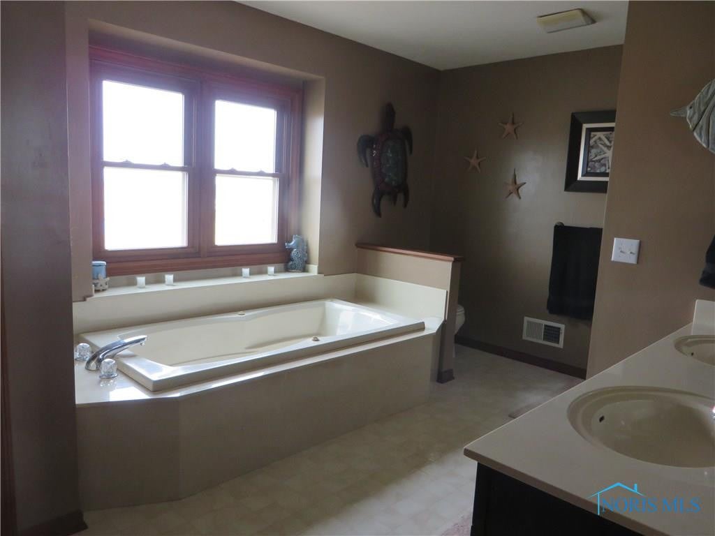 13636 Reitz Road Perrysburg, OH 43551 - Photo 14 of 32 Gallery Image 14