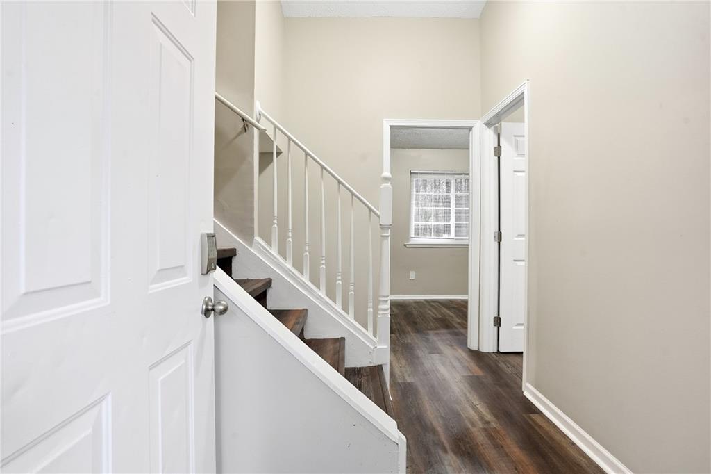 1045 Forest Path Stone Mountain, GA 30088 - Photo 3 of 26