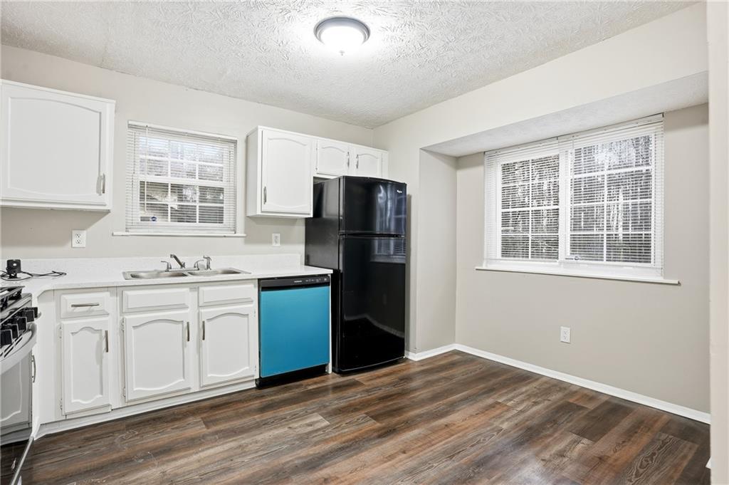 1045 Forest Path Stone Mountain, GA 30088 - Photo 8 of 26