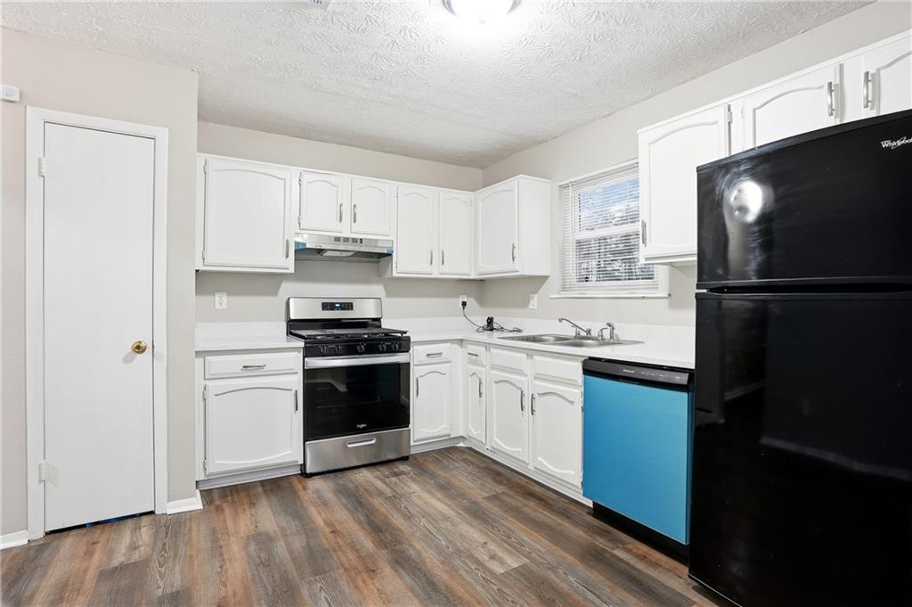 1045 Forest Path Stone Mountain, GA 30088 - Photo 9 of 26