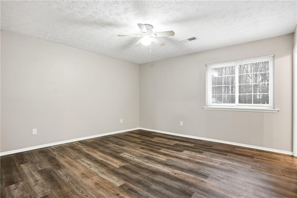 1045 Forest Path Stone Mountain, GA 30088 - Photo 10 of 26