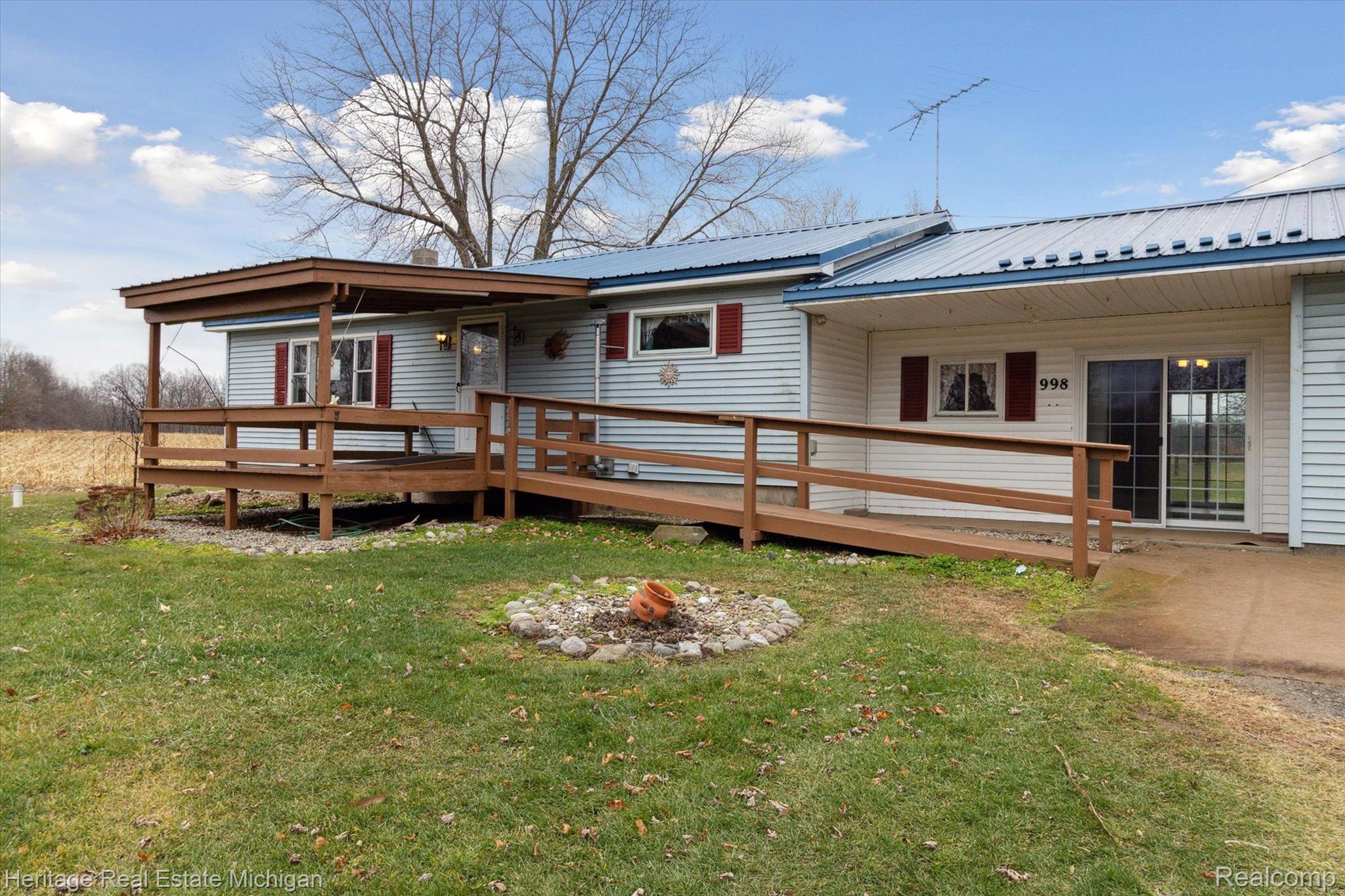 998 Lansing Road Morrice, MI 48857 - Photo 5 of 47 Front