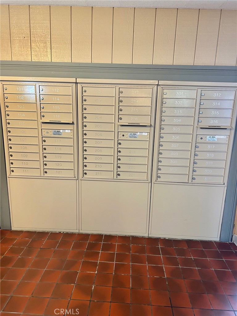 3605 West Hidden Lane, Unit 309 Rolling Hills Estates, CA 90274 - Photo 19 of 37 a view of a bathroom and window