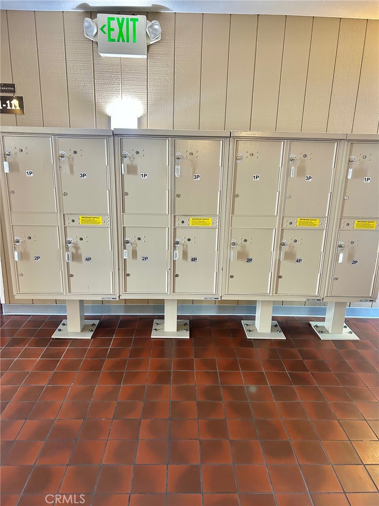 3605 West Hidden Lane, Unit 309 Rolling Hills Estates, CA 90274 - Photo 20 of 37 an empty room with cabinet