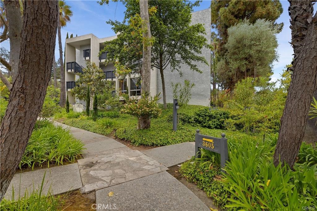 3605 West Hidden Lane, Unit 309 Rolling Hills Estates, CA 90274 - Photo 4 of 37 a view of a garden with plants