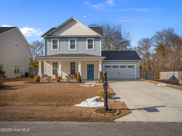 $305,000 | 312 Holbrook Lane, Hubert, NC 28539